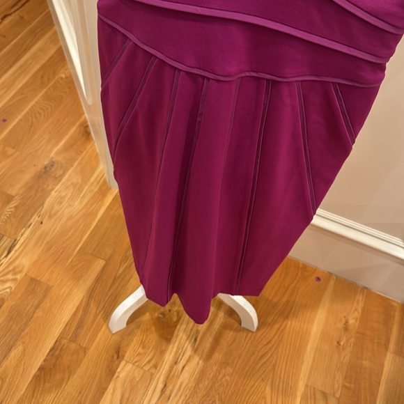 Purple plum fitted dress with thick knit and structured design - Picture 3 of 7